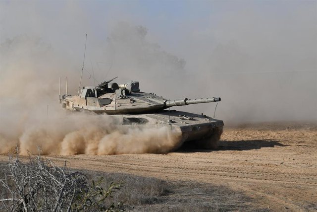 Un carro de combate del Ejército de Israel cerca de la frontera con la Franja de Gaza