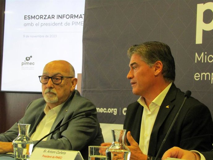 Archivo - El presidente de Pimec en la ciudad de Barcelona, lex Goñi, y el presidente de Pimec, Antoni Cañete