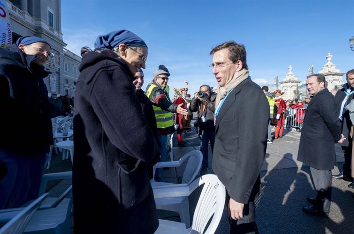 El alcalde de Madrid, José Luis Martínez-Almeida,, asiste al Voto de la Villa, en la catedral de la Almudena