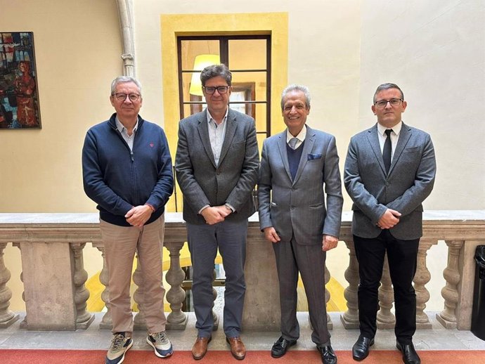 El conseller de Turismo, Cultura y Deportes, Jaume Bauz; el director general de Turismo, Josep Aloy; y el presidente del Fomento del Turismo, Eduardo Gamero.
