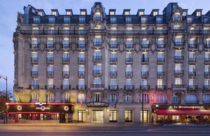 Fachada del hotel Paris Gare de L'Est