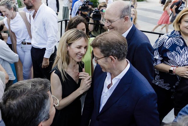 Archivo - El presidente del Partido Popular y candidato a la Presidencia del Gobierno, Alberto Núñez Feijóo, y la diputada del PP, Cayetana Álvarez de Toledo, durante la presentación de la candidatura por Madrid para las elecciones del 23 de julio, en Pla