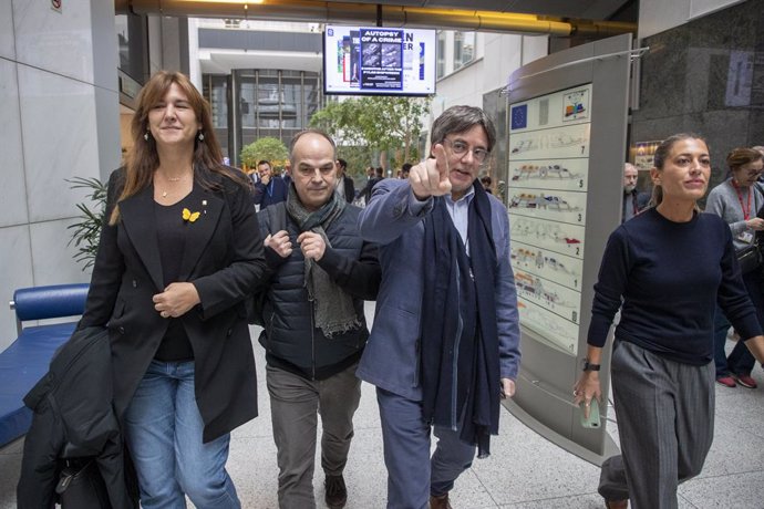 La presidenta de Junts, Laura Borràs, el secretari general de Junts per Catalunya, Jordi Turull, l'expresident de la Generalitat Carles Puigdemont i la diputada de Junts Miriam Nogueras
