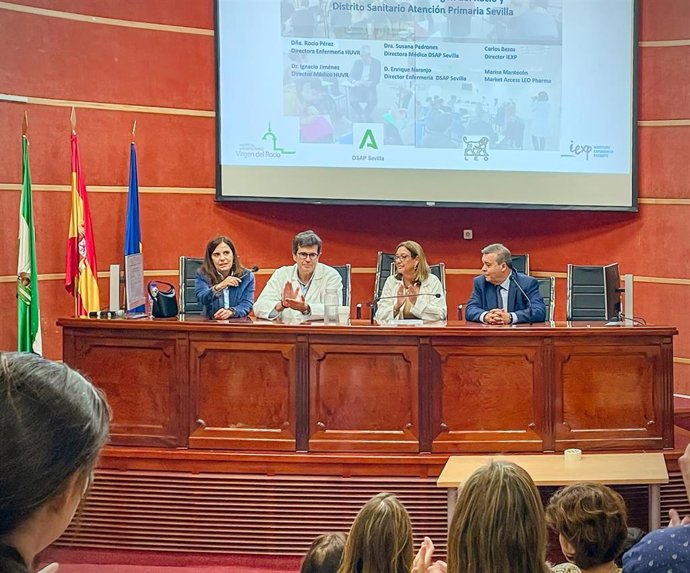 El Virgen del Rocío incorpora la experiencia del paciente en Dermatología junto a Atención Primaria