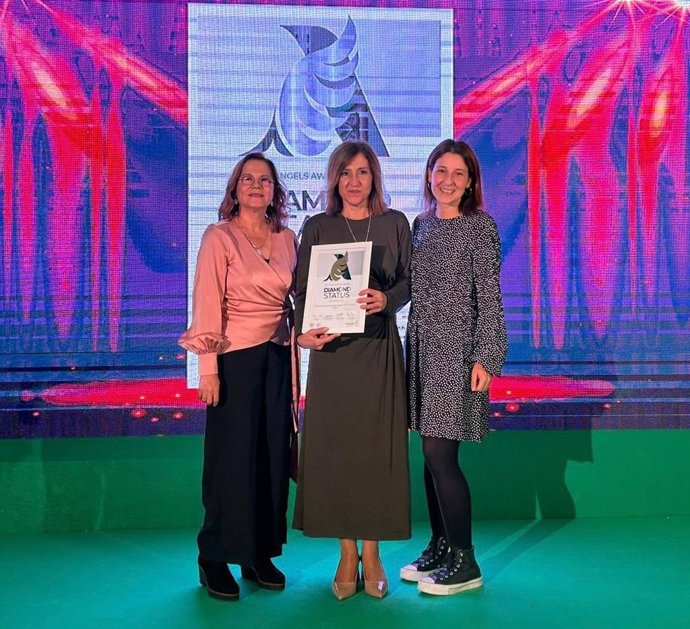 Premian al Hospital Virgen de las Nieves por su excelente atención al paciente con ictus.