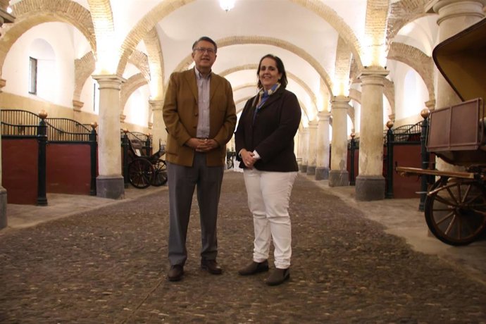 Rafael Blanco y Blanca Torrent en Caballerizas Reales.