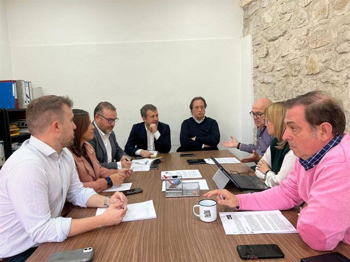 Reunión con el responsable de Hostujaén.