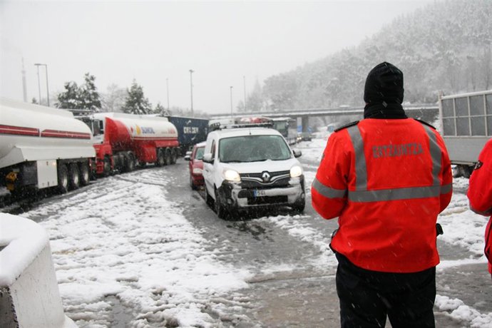 Tráfico en una jornada nevada