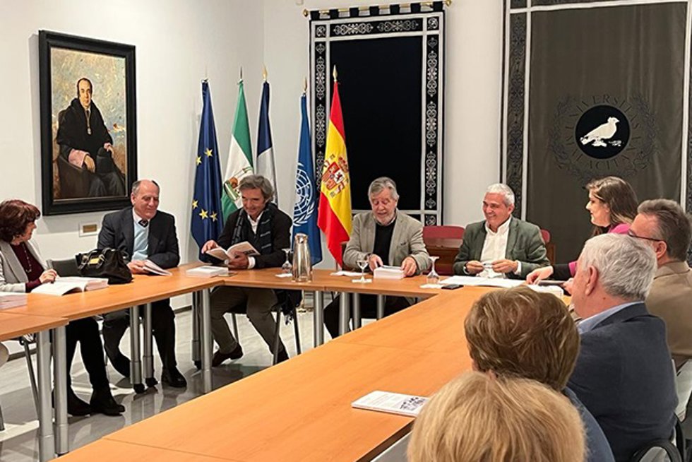 En el libro han participado Alfredo Rubio Díaz, Pedro Luis Pérez Frías, Lucía Reigal Fernández, Fernando Arcas Cubero, Josefa Carmona Rodríguez, Rafael Reinoso Bellido y José María Ruiz Povedano.