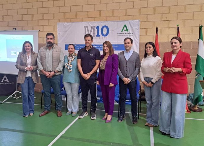 El Programa Mentor 10, de la Consejería de Turismo, Cultura y Deporte, ha llevado hasta Cartaya (Huelva) una nueva sesión del programa Mentor 10 de la mano de Carlos Marchena.