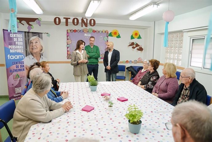 La diputada de Igualdad y Familia, Ana Lourdes Ramírez, participa en la inauguración del Taller de Alimentación Saludable en personas mayores de la FAAM