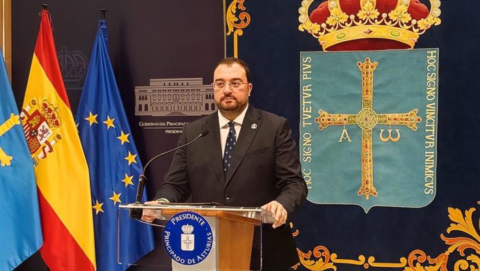 Archivo - El presidente Adrián Barbón.