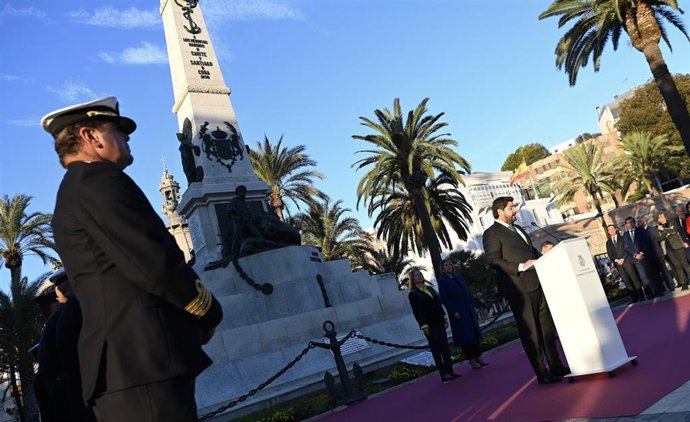 El presidente del Gobierno de la Región de Murcia, Fernando López Miras, participó hoy en Cartagena en el acto conmemorativo del primer centenario de la inauguración del monumento de homenaje a los héroes que dieron sus vidas en las batallas de Cavite