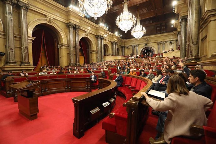 Votación en el pleno del Parlament