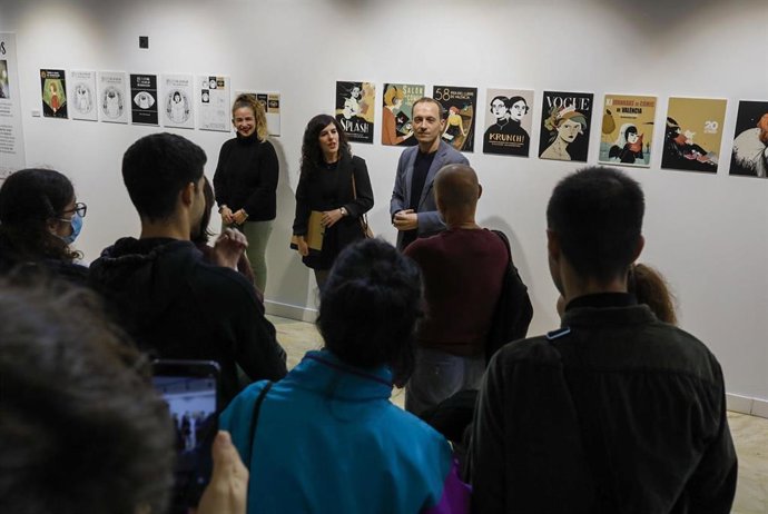 El Festival de Huelva dedica una exposición a los 'Instantes creativos' de la ilustradora Laura Pérez Granel.