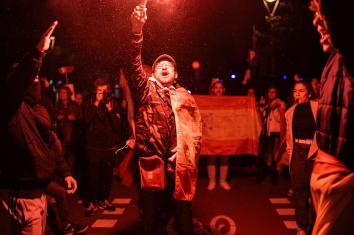 Un manifestante en contra de la amnistía en Barcelona