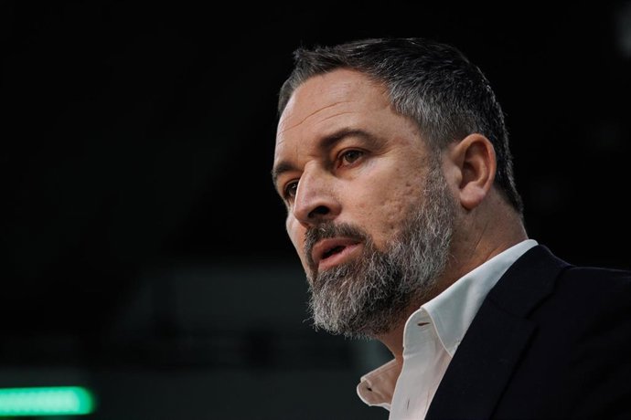 El líder de VOX, Santiago Abascal, durante una rueda de prensa tras la reunión del Comité de Acción Política de VOX, en la sede nacional del partido, a 6 de noviembre de 2023, en Madrid (España). 