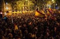 Unas 8.000 personas se concentran en la sede del PSOE en Ferraz contra la amnistía, según la Delegación del Gobierno