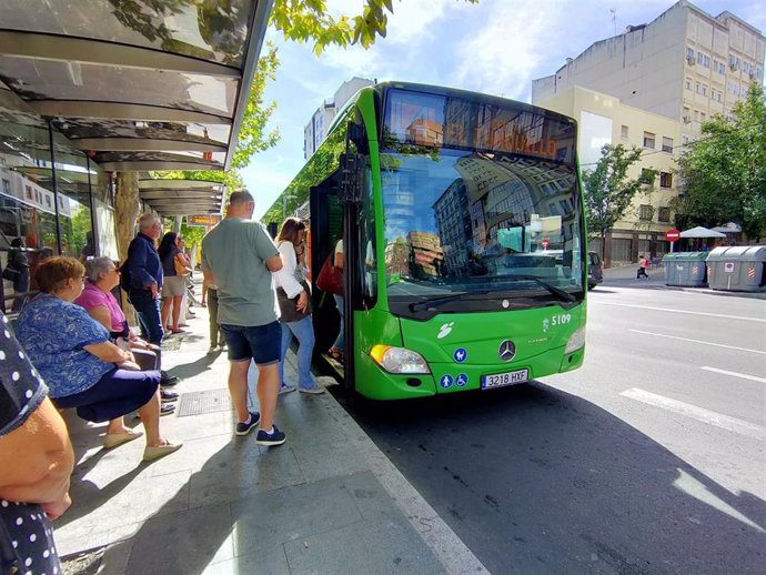 Archivo - Autobús urbano