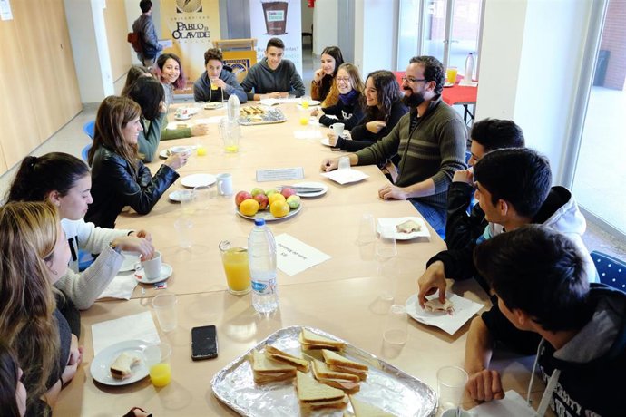Actividades de la UPO dentro de 'Café con Ciencia'.