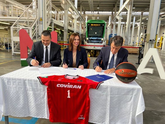 Renovación del acuerdo entre el metro de Granada y la Fundación CB