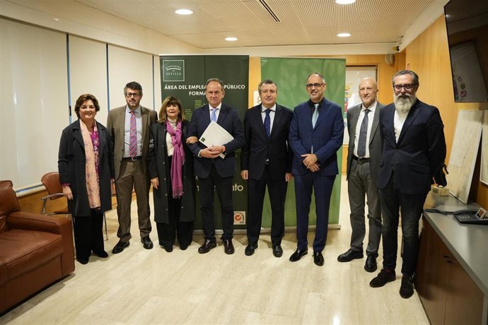 Fernández preside la jornada 'Ética pública, integridad y buenas prácticas en el ámbito local' que se celebra en el organismo provincial.