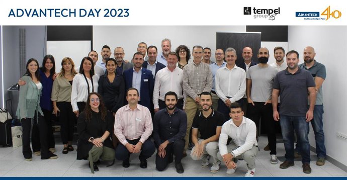Equipo Tempel Group y Advantech 