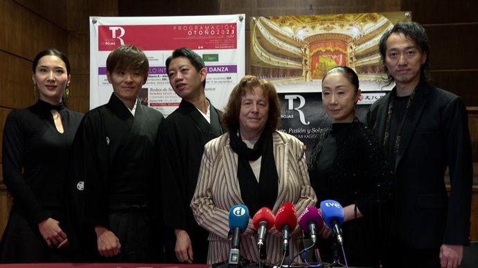 Componentes de la compañía de Mayumi Kagita e Hiroki Sato en la presentación de 'Arte, pasión y solera. Flamenco y kabuki'