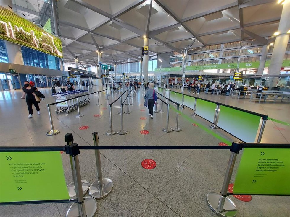 Archivo - Aeropuerto de Málaga-Costa del Sol con medidas contra la COVID-19