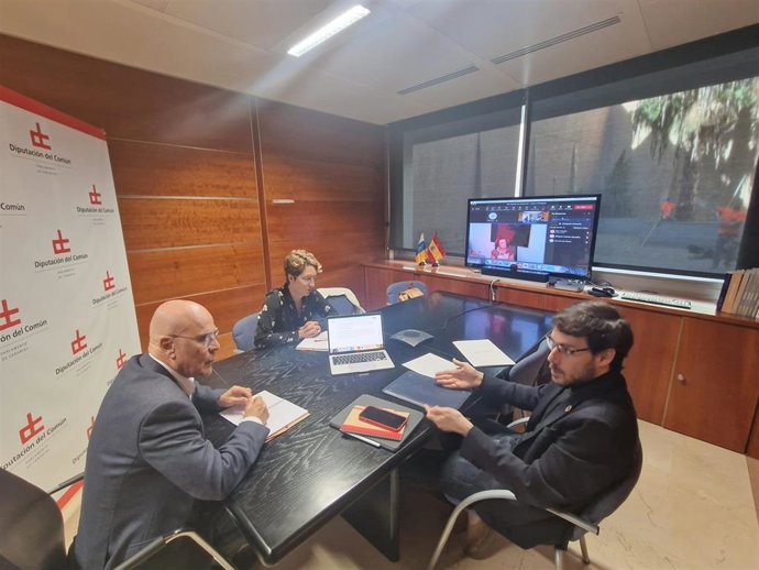 El Diputado del Común, Rafael Yanes, se reúne con representantes de la Red Española de Inmigración y Ayuda al Refugiado