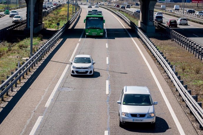 Archivo - Atasco en la autovía A5, a 17 de marzo de 2023, en Madrid (España). Hoy a las 15:00 horas comienza la operación salida con motivo del puente de San José. La Dirección General de Tráfico (DGT) espera que se produzcan unos cinco millones de desp