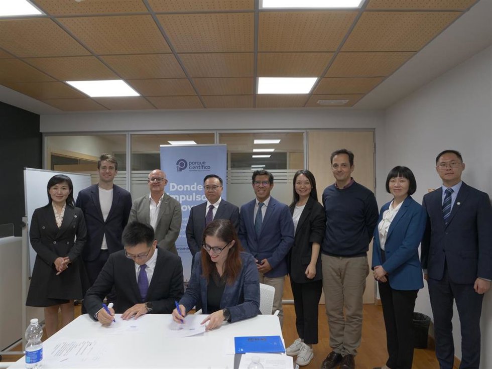 El PCUMH y entidades de Chongqing estudian crear un parque industrial de innovación y emprendimiento chino-español
