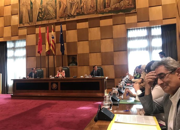 Los concejales de VOX piden cambiar de bancada en el pleno para no estar con los que apoyan el "autogolpe"