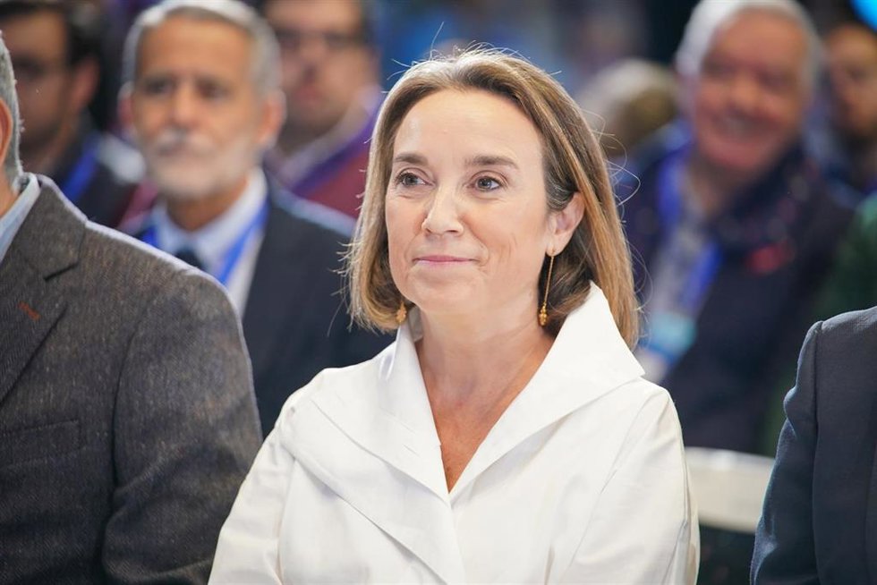 La secretaria general del Partido Popular, Cuca Gamarra, durante un Congreso territorial extraordinario del PP vasco para elegir a su nuevo presidente, en el Palacio Europa, a 4 de noviembre de 2023, en Vitoria-Gasteiz, Álava, País Vasco (España).