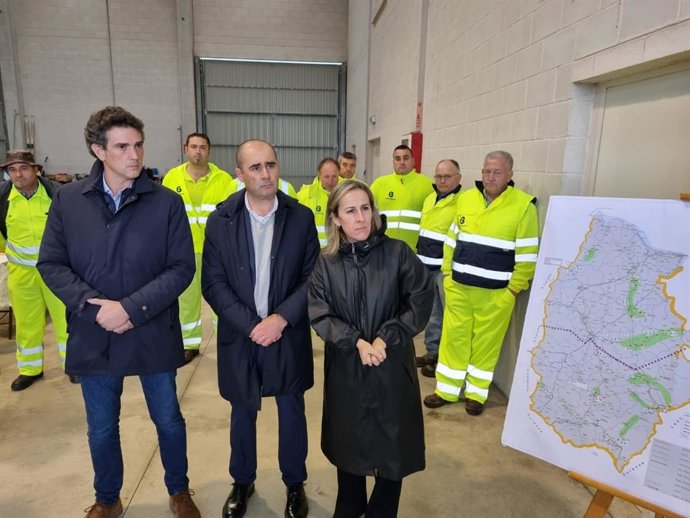 La conselleira de Infraestruturas e Mobilidade, Ethel Vázquez, en su visita a las instalaciones del Centro de Conservación Lugo Sur, en O Incio (Lugo), a 10 de noviembre de 2023.