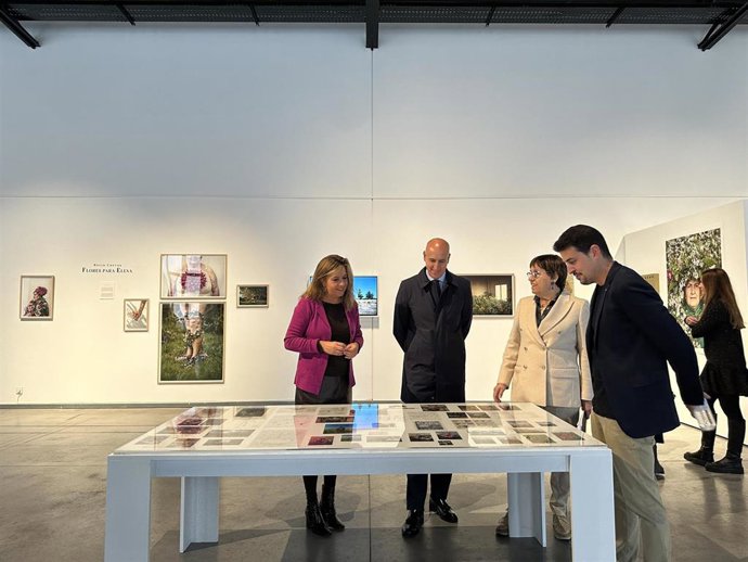 Un momento de la inauguración de la exposición.