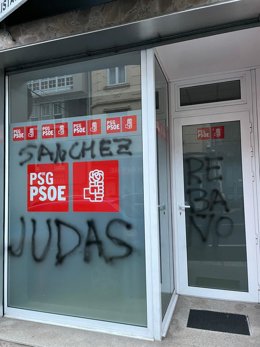 Aparecen pintadas en la sede socialista de Vimianzo (A Coruña), un acto "inadmisible" que el PSOE condena