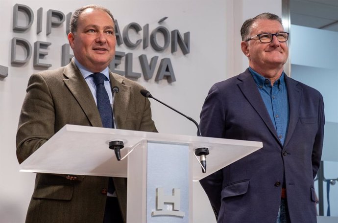 El presidente de la Diputación de Huelva, David Toscano, en rueda de prensa.