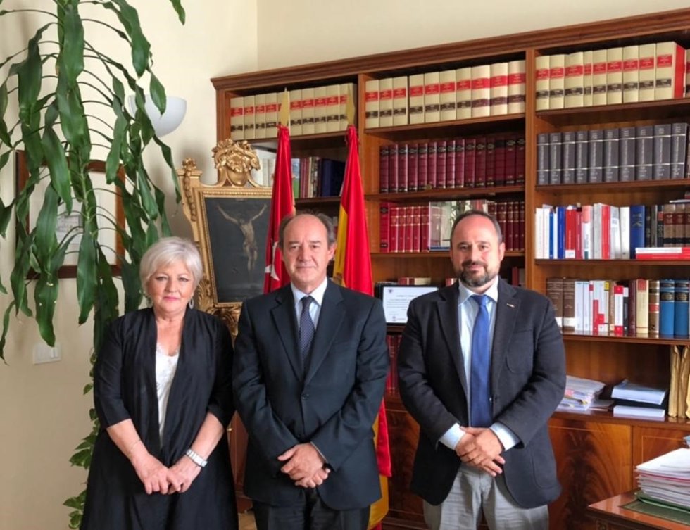 Archivo - El presidente del Tribunal Superior de Justicia de Madrid (TSJM), Celso Rodríguez Padrón, ha recibido hoy a la decana del Colegio Profesional de la Criminología de la Comunidad de Madrid (CPCM), Carmen Balfagón, y a su secretario, Ramón Chippi
