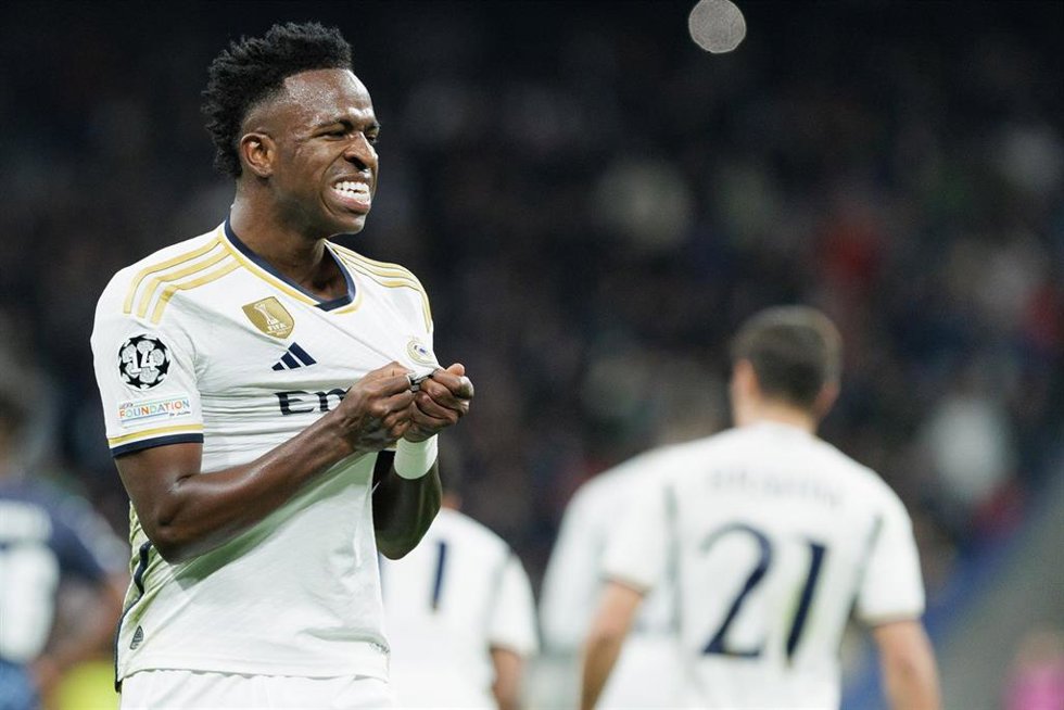 El jugador del Real Madrid Vinícius Júnior celebra un gol en la Liga de Campeones 2023-2024.
