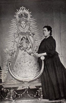 La camarista de la Virgen del Rocío, Ana Valladolid.