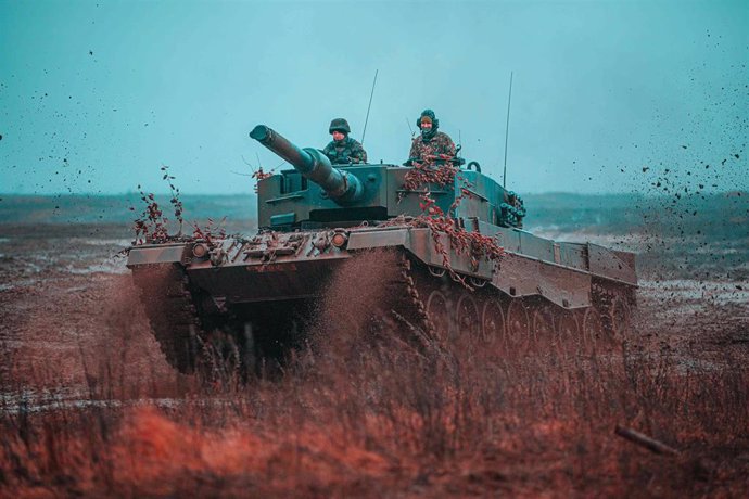 Archivo - Carro de combate 'Leopard 2' en un entrenamiento de apoyo de la OTAN. Imagen de archivo.