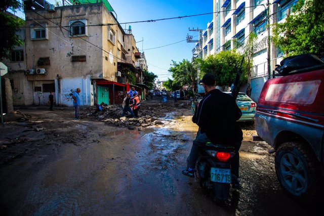 Campo de refugiados en Gaza tras un ataque israelí.