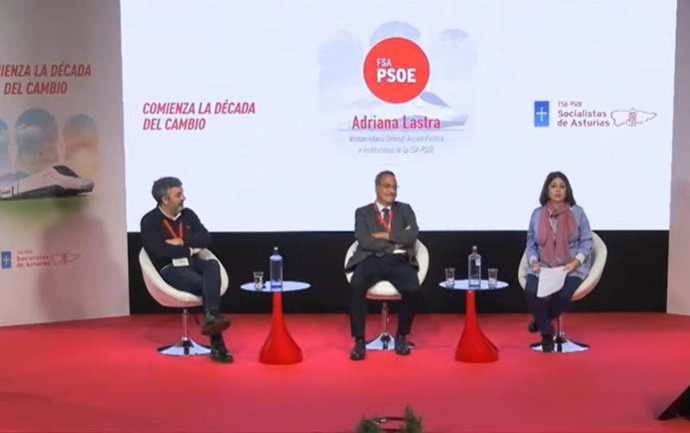 Alejandro Calvo, Fernando Lastra y Adriana Lastra en el Pozo Sotón.