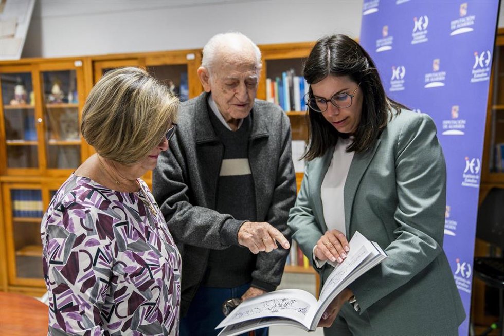 Almudena Morales recibe a Dionisio Godoy
