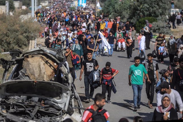 Desplaçats palestins fugen dels atacs al nord de la Franja de Gaza