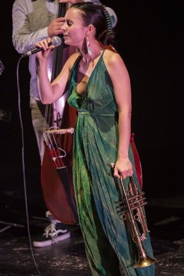 La joven trompetista y cantante Andrea Motis Trío, en el Festival Internacional 'Almerijazz'