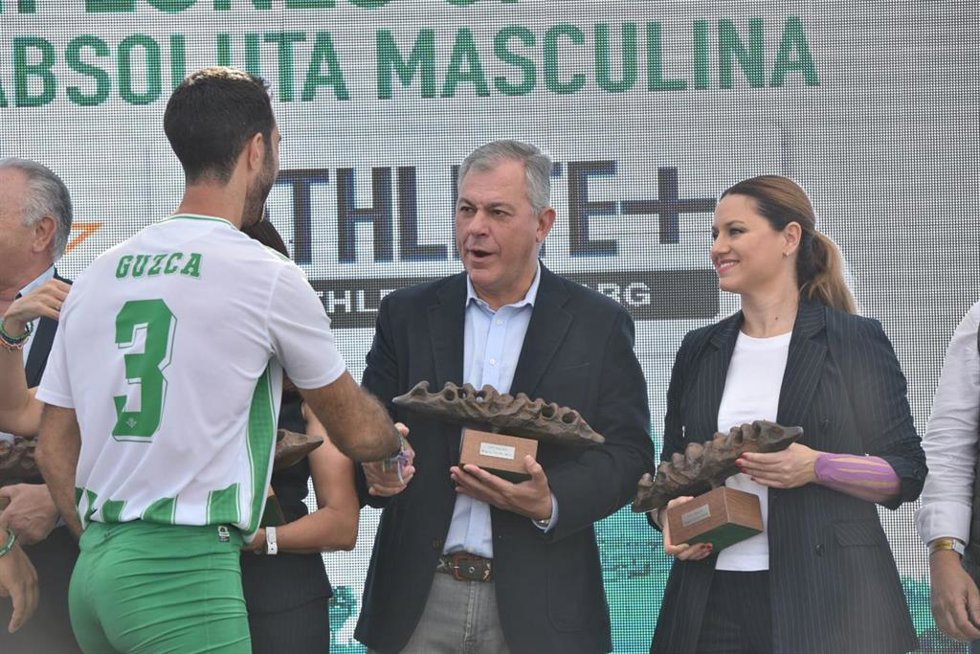 El alcalde de Sevilla, José Luis Sanz, asiste a la 57 Regata AthletePlus.Org Sevilla-Betis,