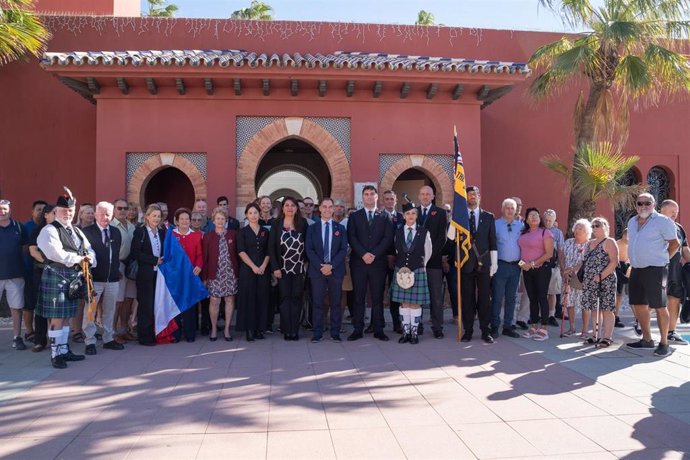 Benalmádena, junto a su área de Residentes Extranjeros conmemora esta efeméride y homenajea así desde hace más de una década a los caídos en guerra en un acto de recuerdo a la víctimas y fallecidos también en cualquier conflicto bélico.