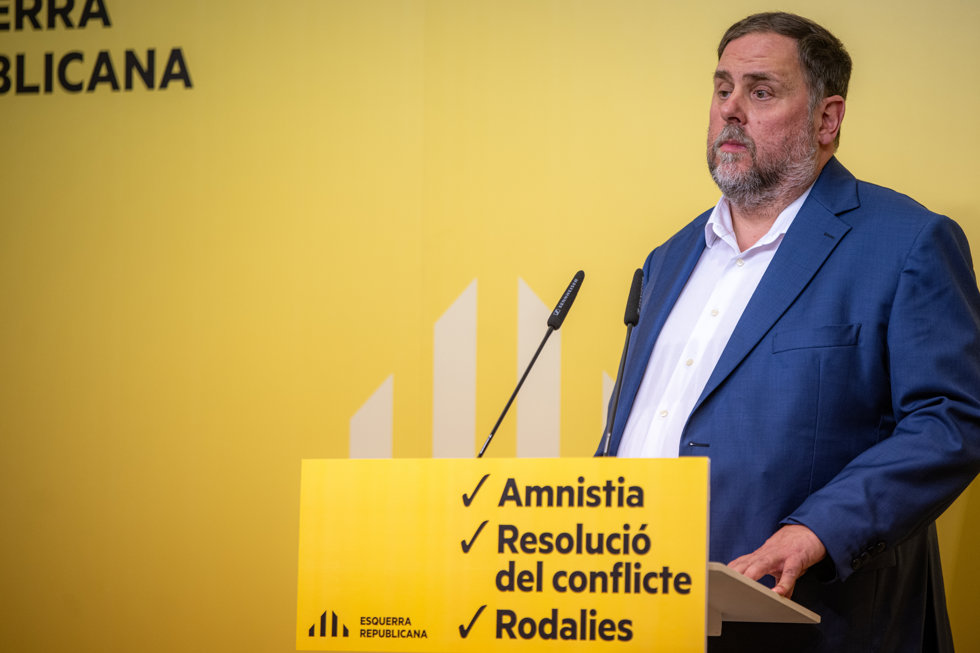 El presidente de ERC, Oriol Junqueras, comparece en una rueda de prensa, a 2 de noviembre de 2023, en Barcelona, Catalunya (España). 